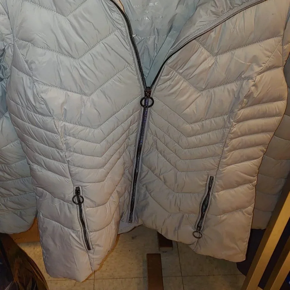 Michael Michael Kors Women's  Hooded  Packable Jacket - Picture 3 of 6